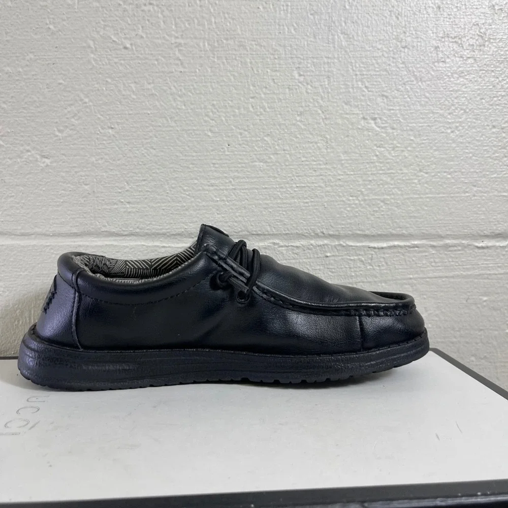 Hey Dude Wally Youth Mono Leather Youth Size US 6Y/38 EU